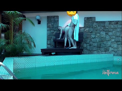 ❤️ Boss invita a cameriera à a piscina, ma ùn pudia resiste à un caldu ️❌ Sluts à co.fulldesisex.ru ❌️❤